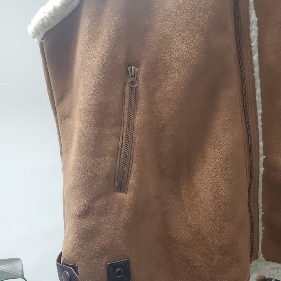 NWT CAPSULE PLUS FAUX SHERLING  GILET - Picture 8 of 8